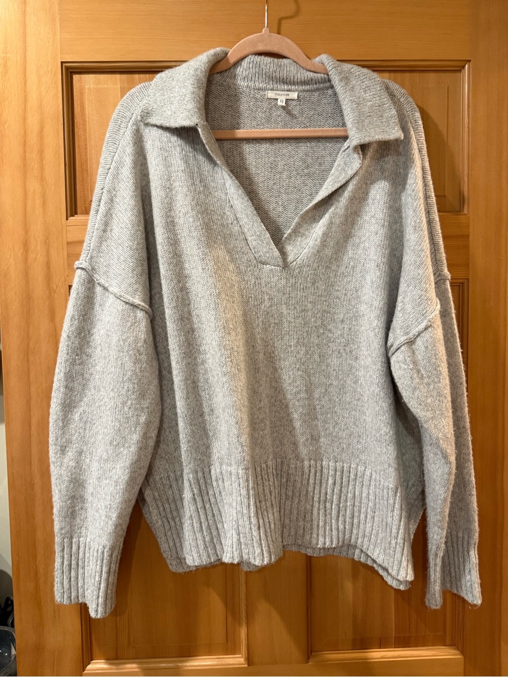 Maurices Relaxed V-Neck Collar Sweater in Light Gray